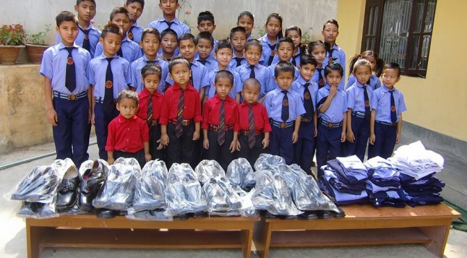 Así de formalitos en uniformes nuevos!